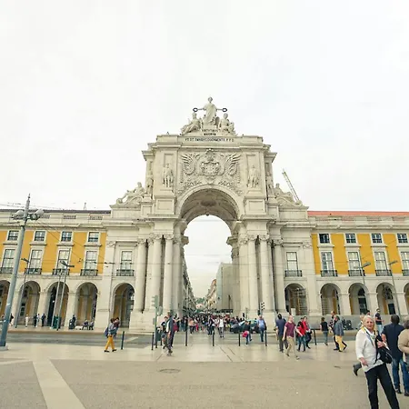 Beautiful Dreamers - At Avenida Cr3d Lisbon
